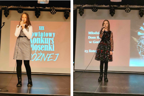 Dwie uczenncie z&nbsp;mikrofonami na scenie
